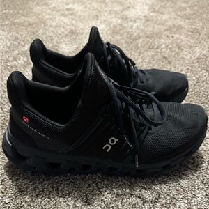 Women’s OnCloud shoes size 9.5